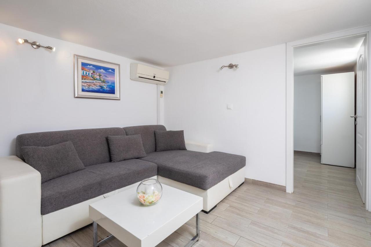 Vila Blanka Apartments Rogoznica  Exterior photo